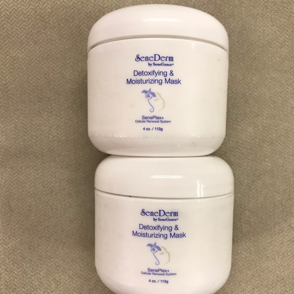 Detoxifying & Moisturizing Mask